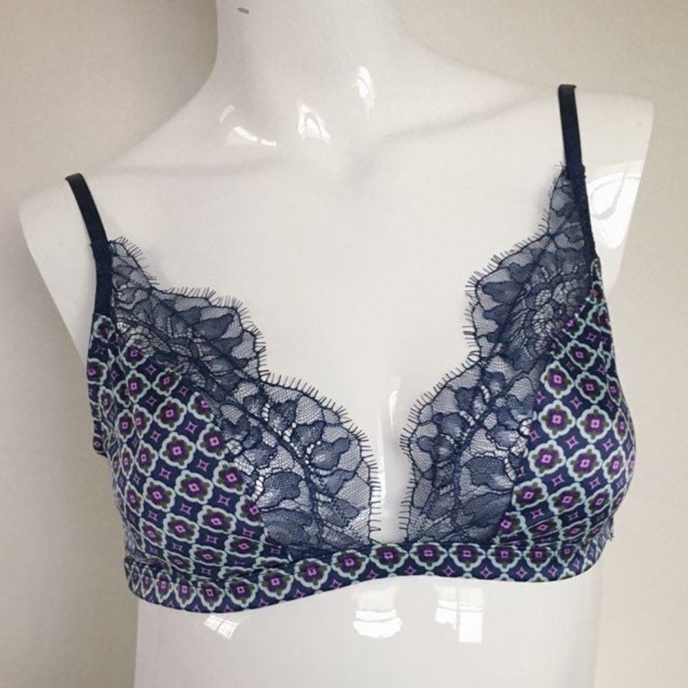 Victoria’s Secret Bra M